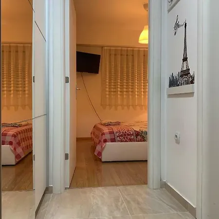 New Cozy Apartment/ Close To Center
