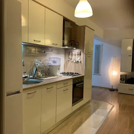 New Cozy Apartment/ Close To Center